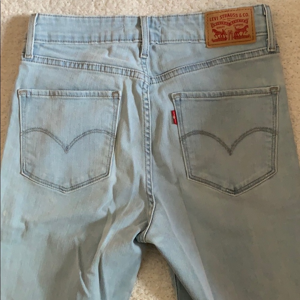Levi’s jeans size 28